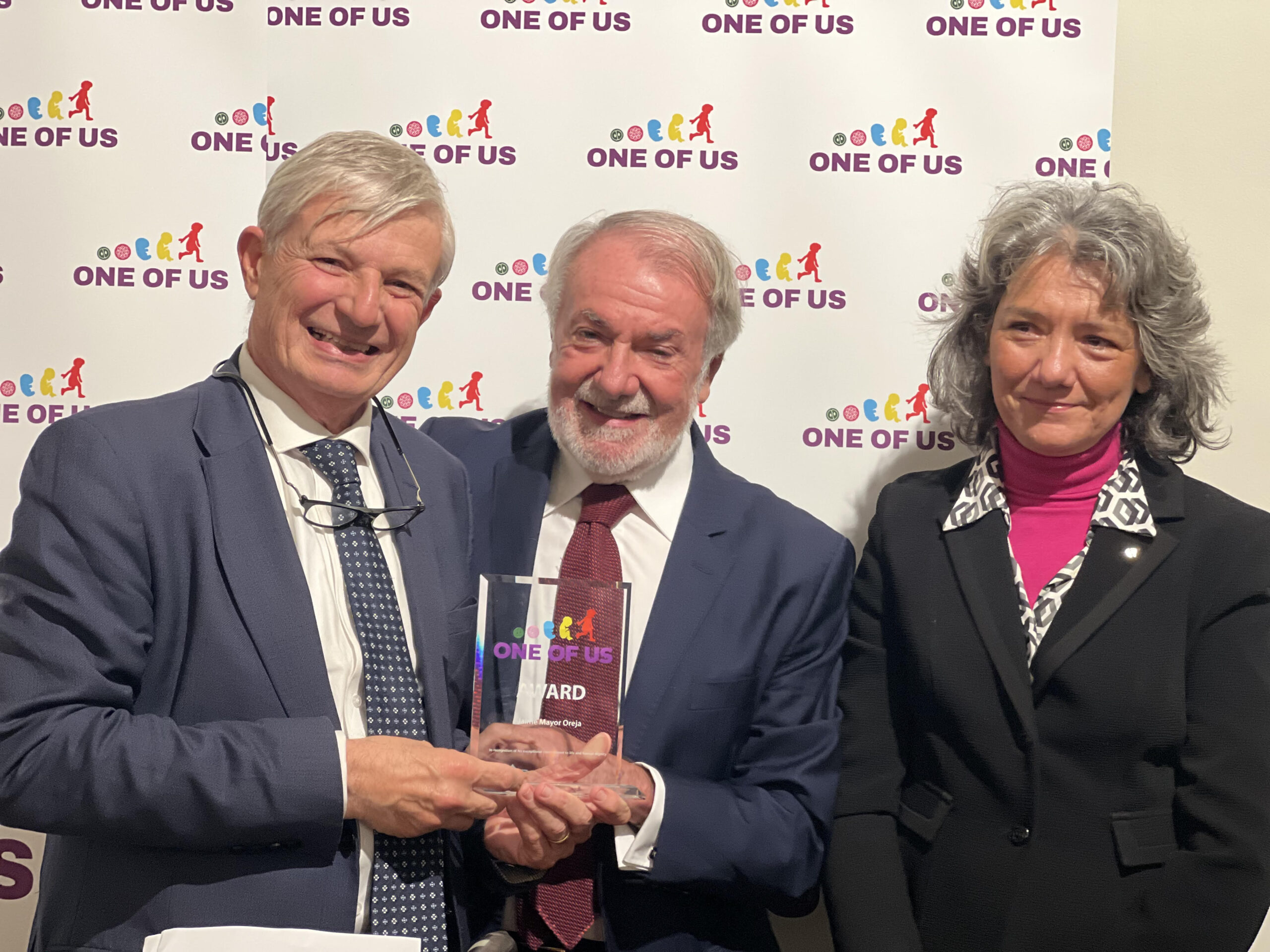 Trio de Pdts avec Award scaled